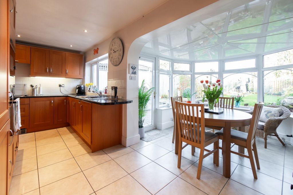 Property photo 2 of 31