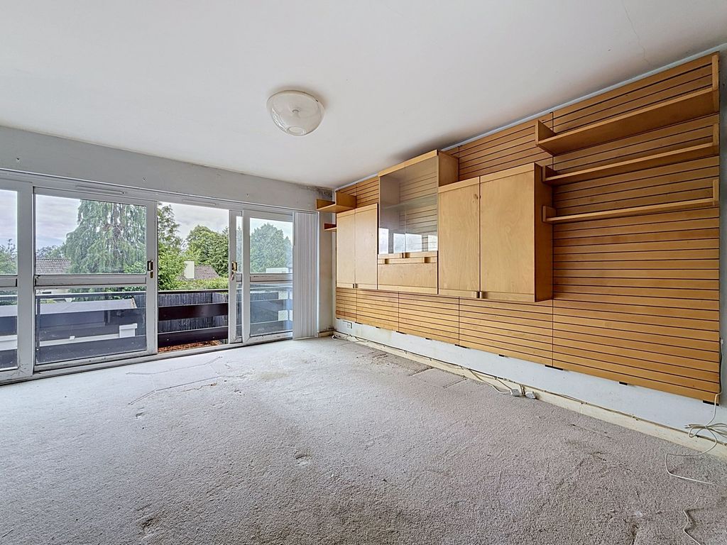 2 bed flat for saleCwrt Cefn, Lisvane CF14 photo 5