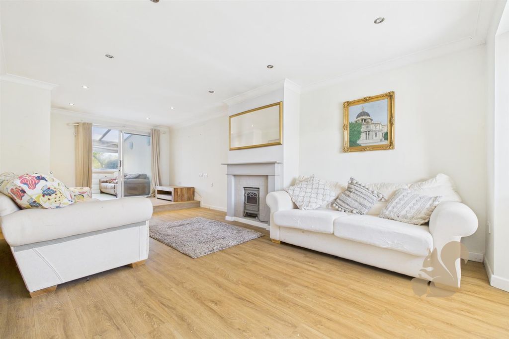 Property photo 2 of 21 Cam03877G0-Pr0280-Still001.Jpg