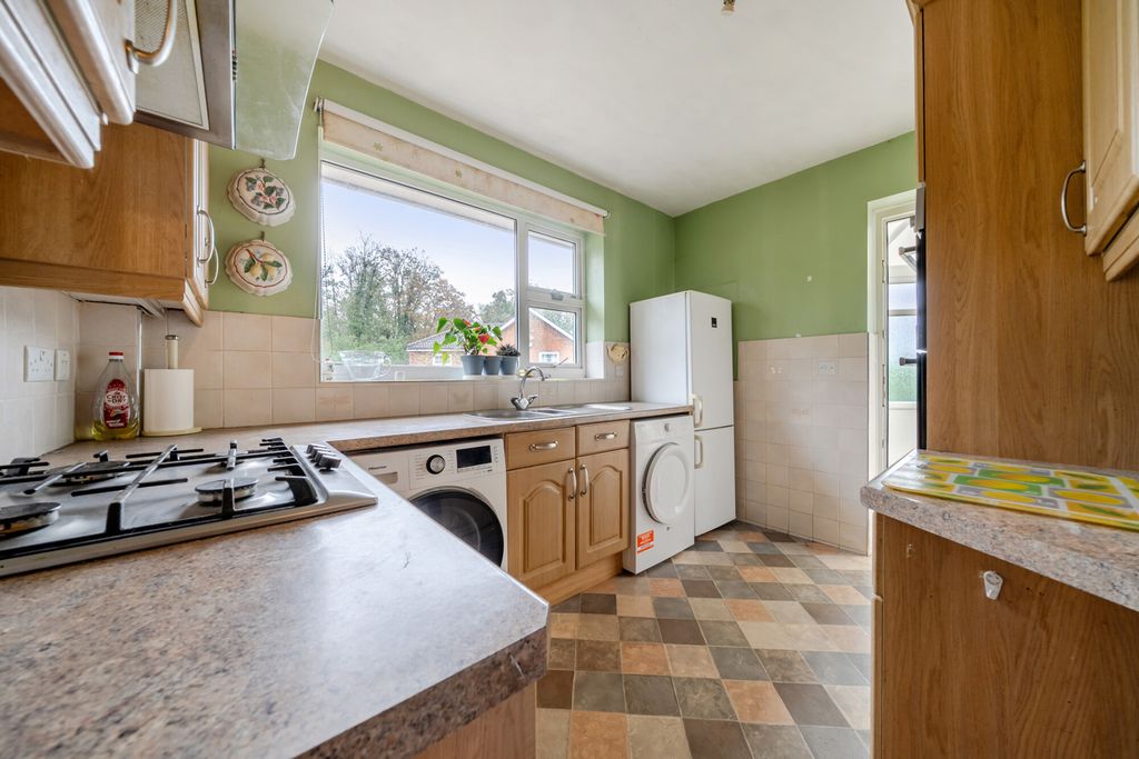 Property photo 2 of 23 1516390-8-6Aa00B2...