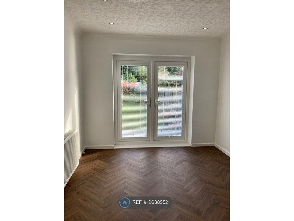 Property photo 3 of 33