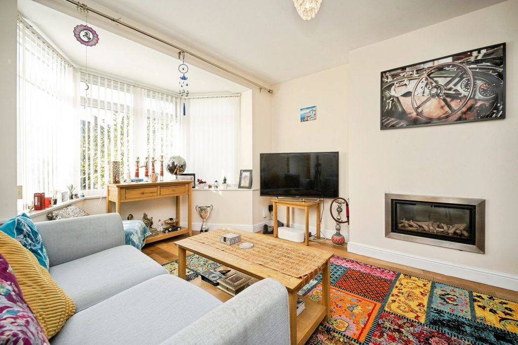 Property photo 2 of 19
