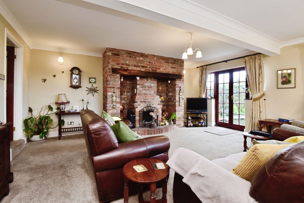 Property photo 2 of 26 Pbox-Img.Jpg