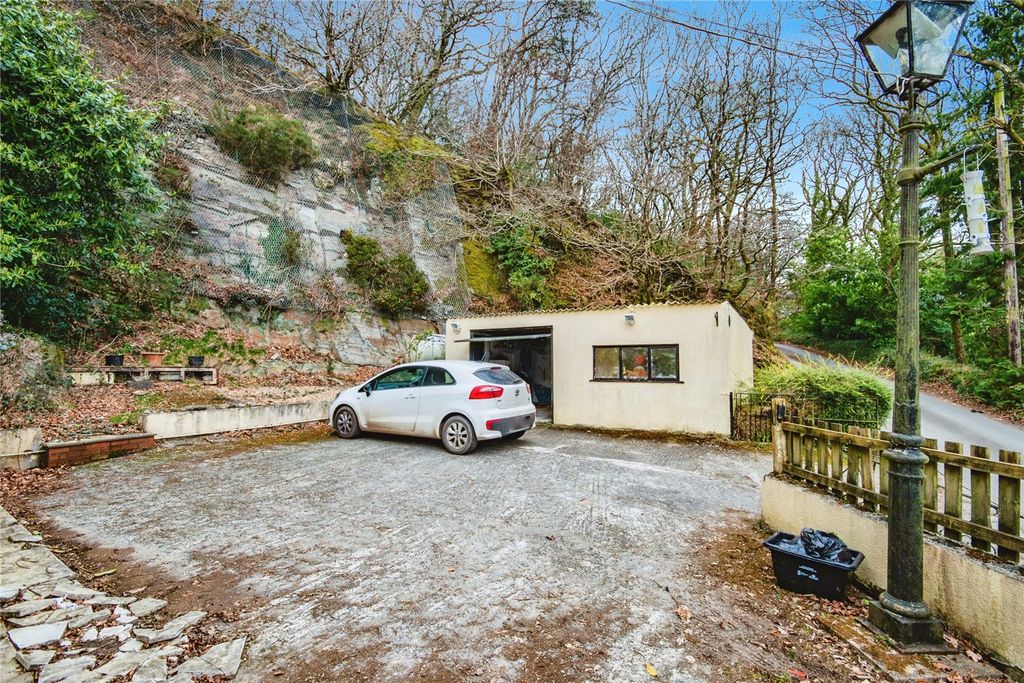 Property photo 2 of 17 Picture No. 12