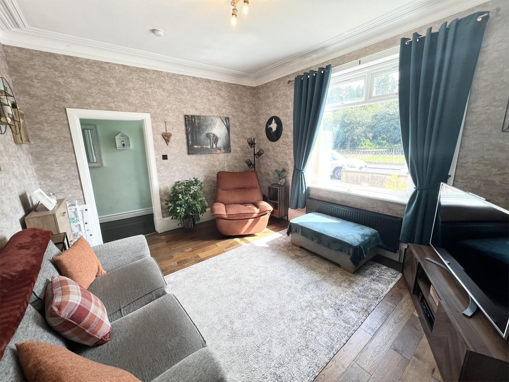 Property photo 2 of 24