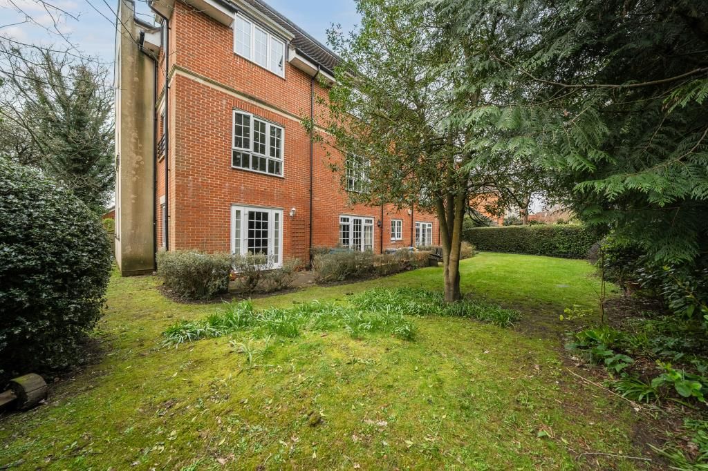 Property photo 2 of 20 External