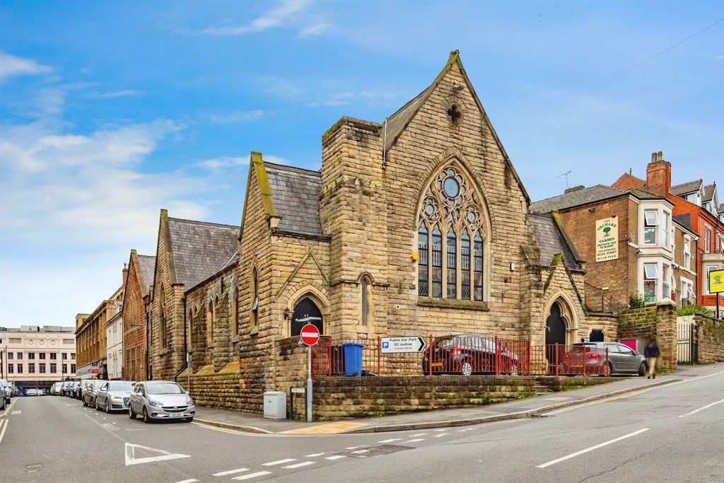 Property photo 1 of 17