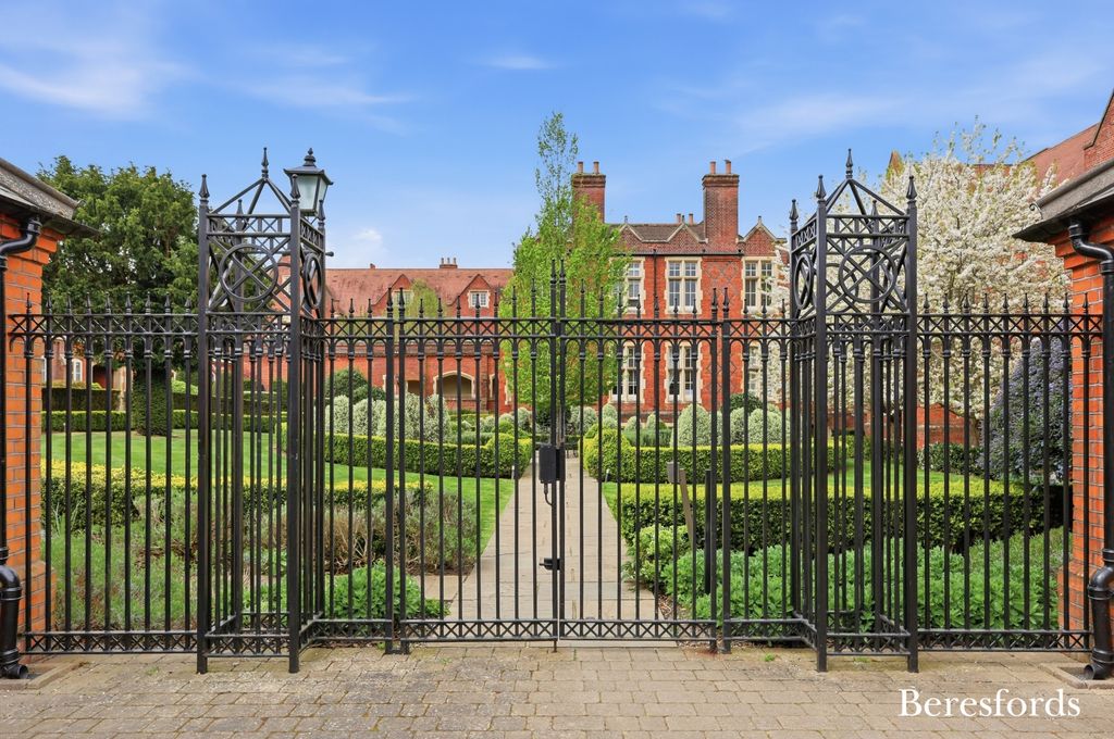 Property photo 2 of 37 Picture No. 29