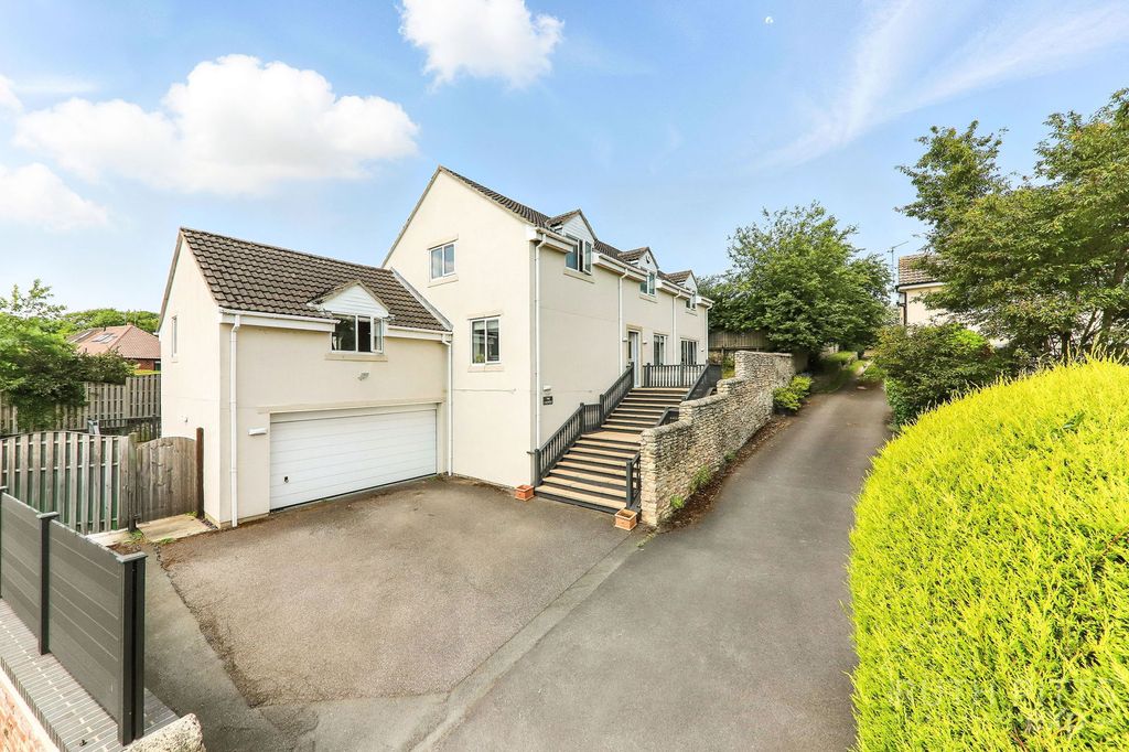 Property photo 1 of 41