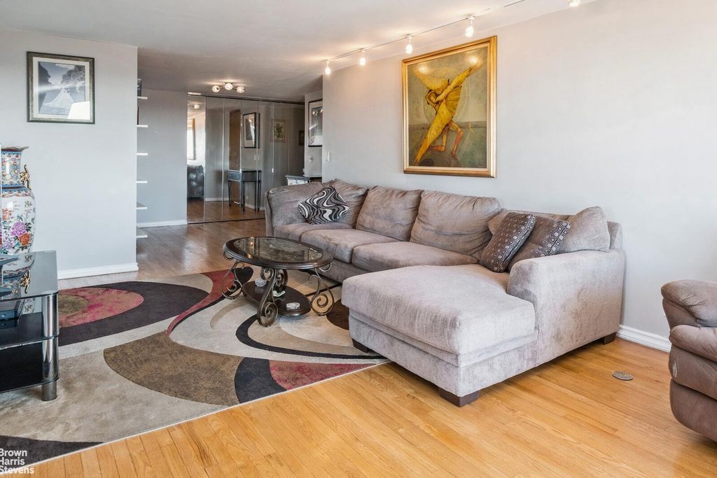 Property photo 3 of 12 <Alttext/>