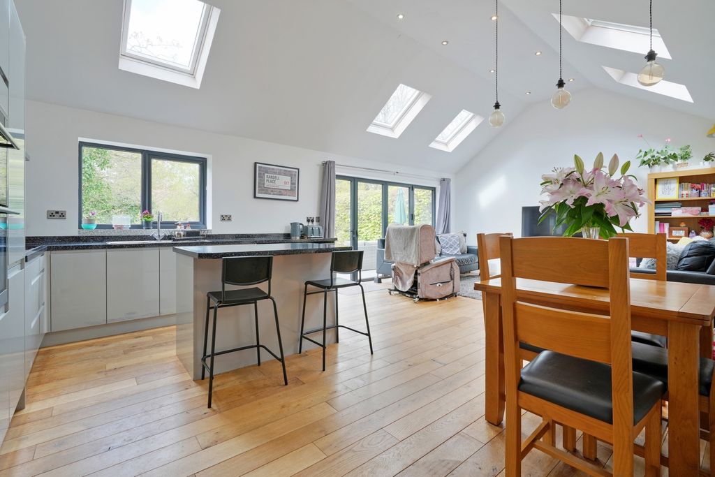 Property photo 2 of 31 Open Plan Family Room