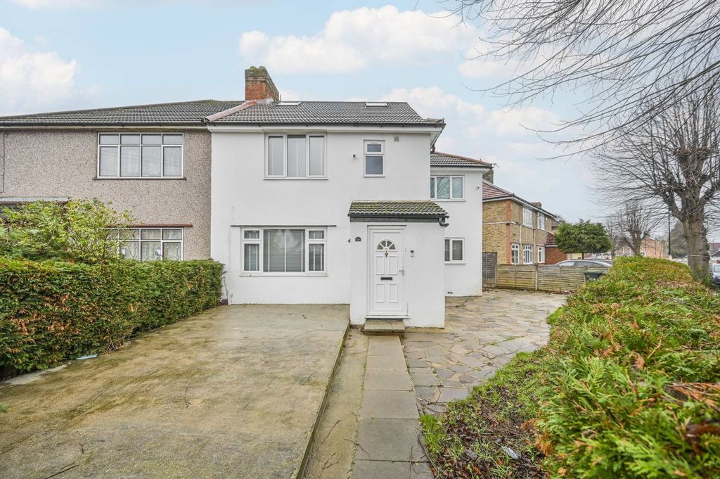 Property photo 2 of 24