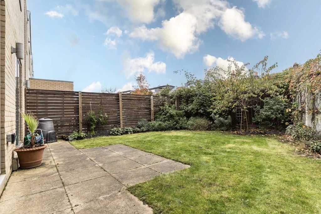 Property photo 3 of 9