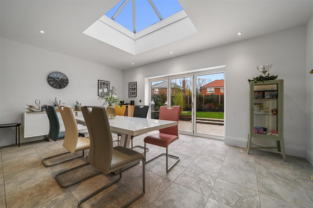 Property photo 2 of 20 Kitchen Dining Family Room
