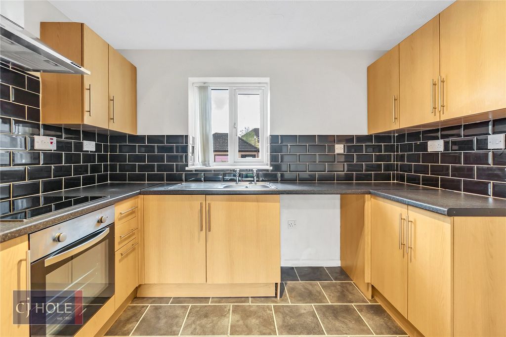 Property photo 2 of 7 Kitchen