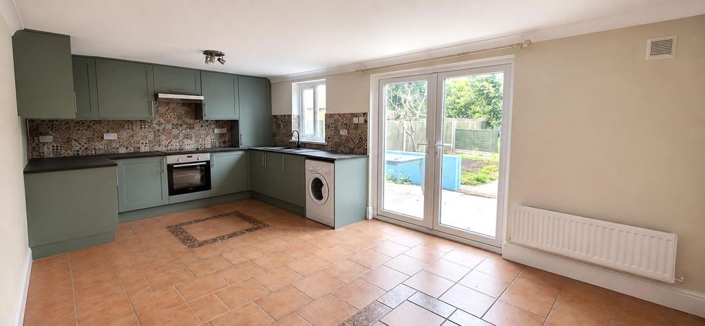 Property photo 2 of 5 Kitchen