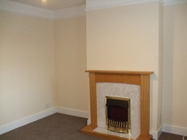 Property photo 3 of 11 Living Room