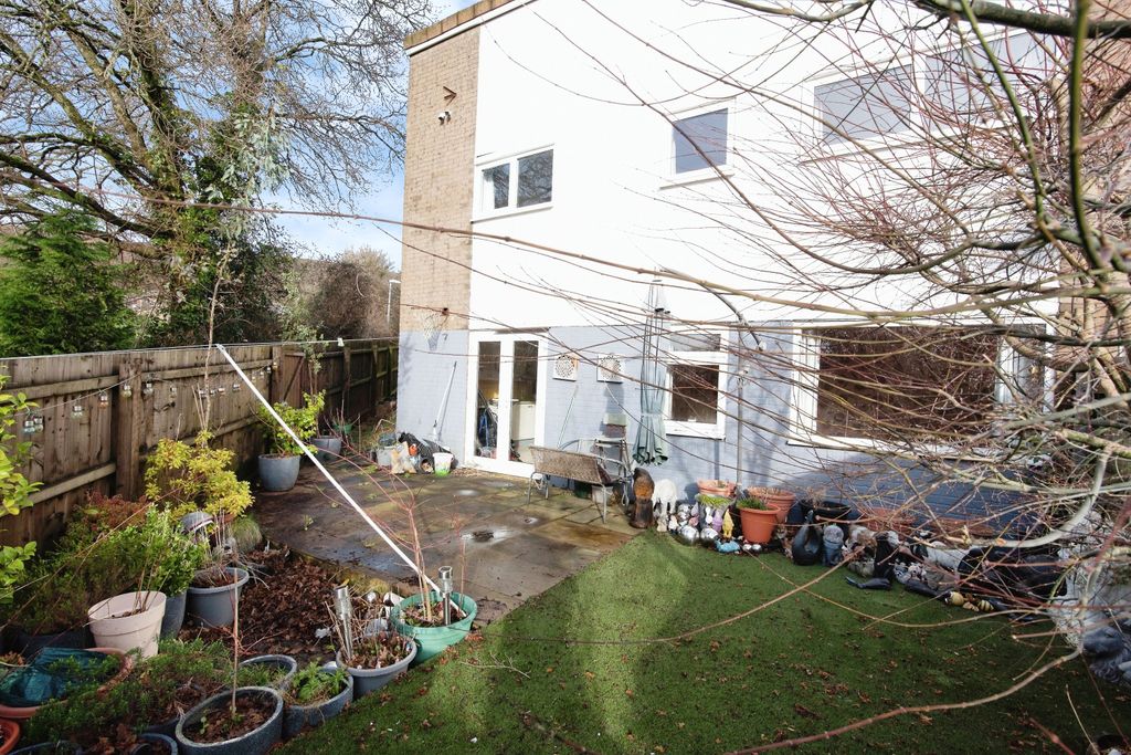 Property photo 3 of 20 48Barnets-2