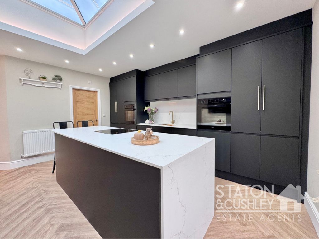 Property photo 3 of 39