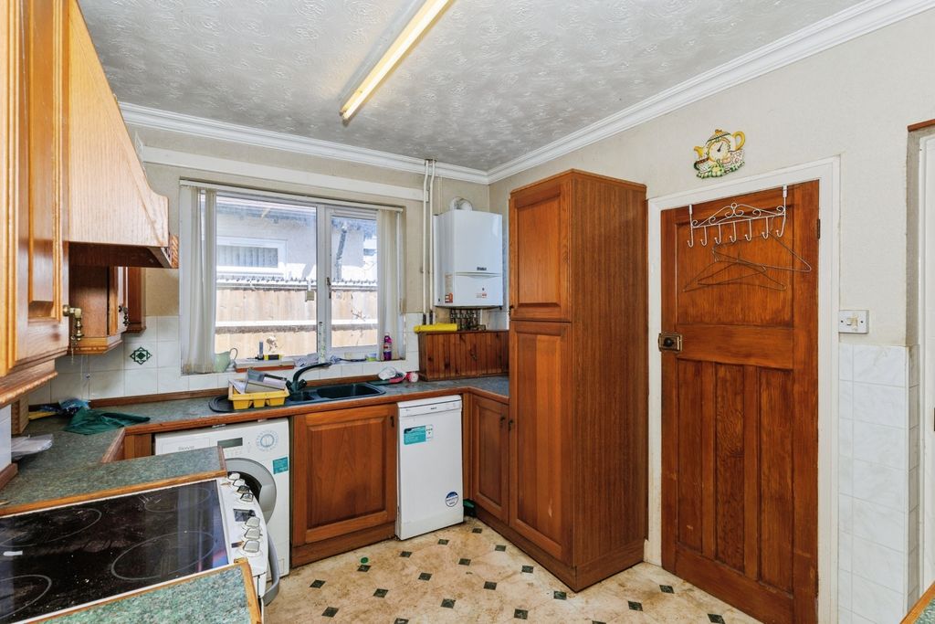 Property photo 3 of 15 Image 2