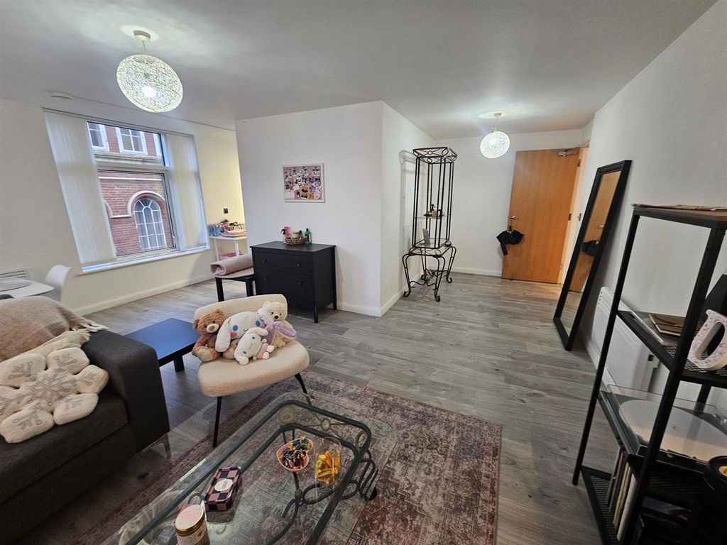 Property photo 2 of 17 492.Jpg