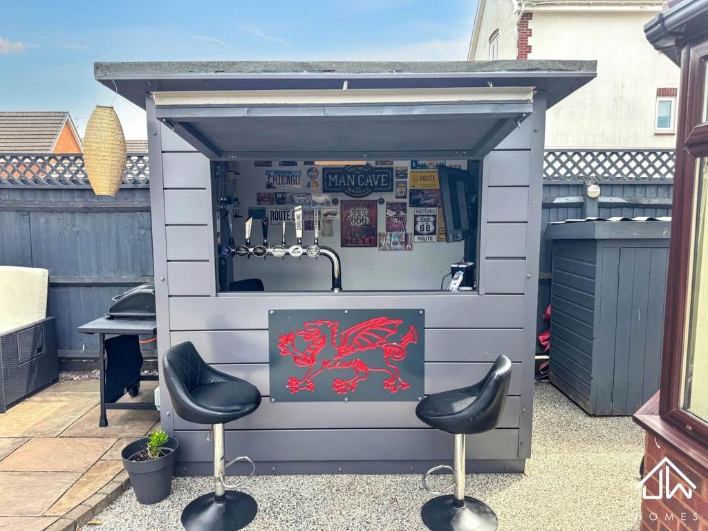 Property photo 3 of 19 Bar