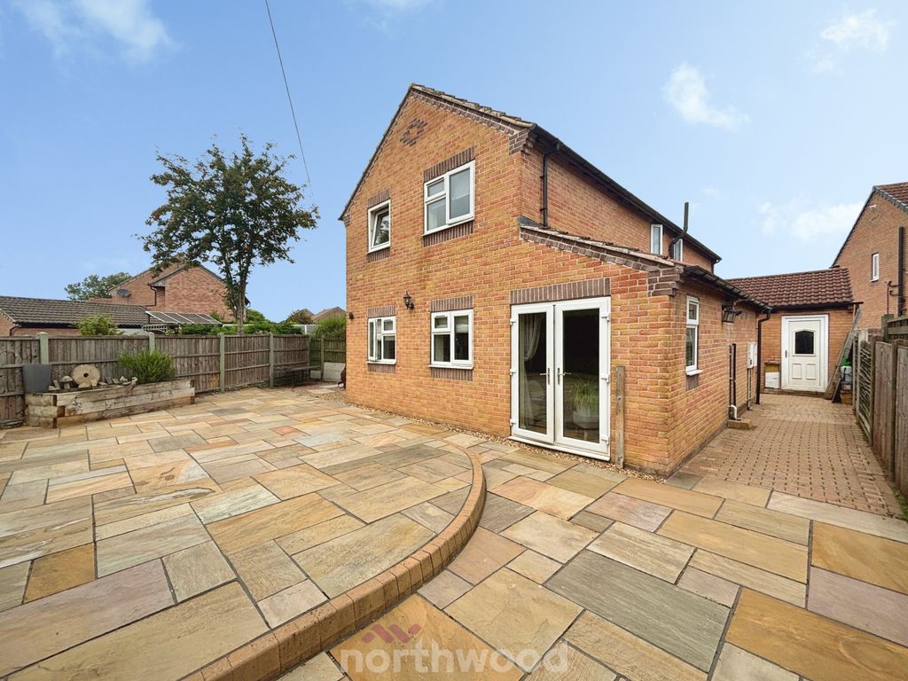 Property photo 3 of 28