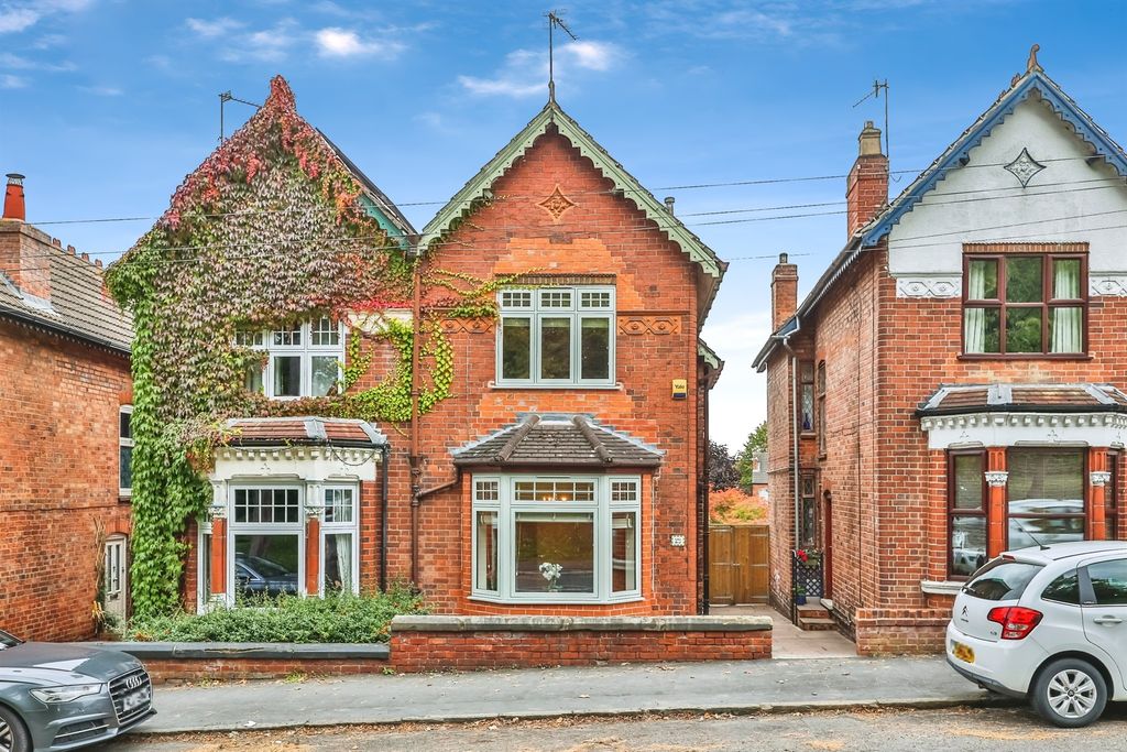 Property photo 1 of 21