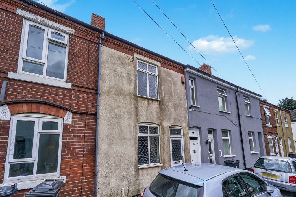 Property photo 2 of 12