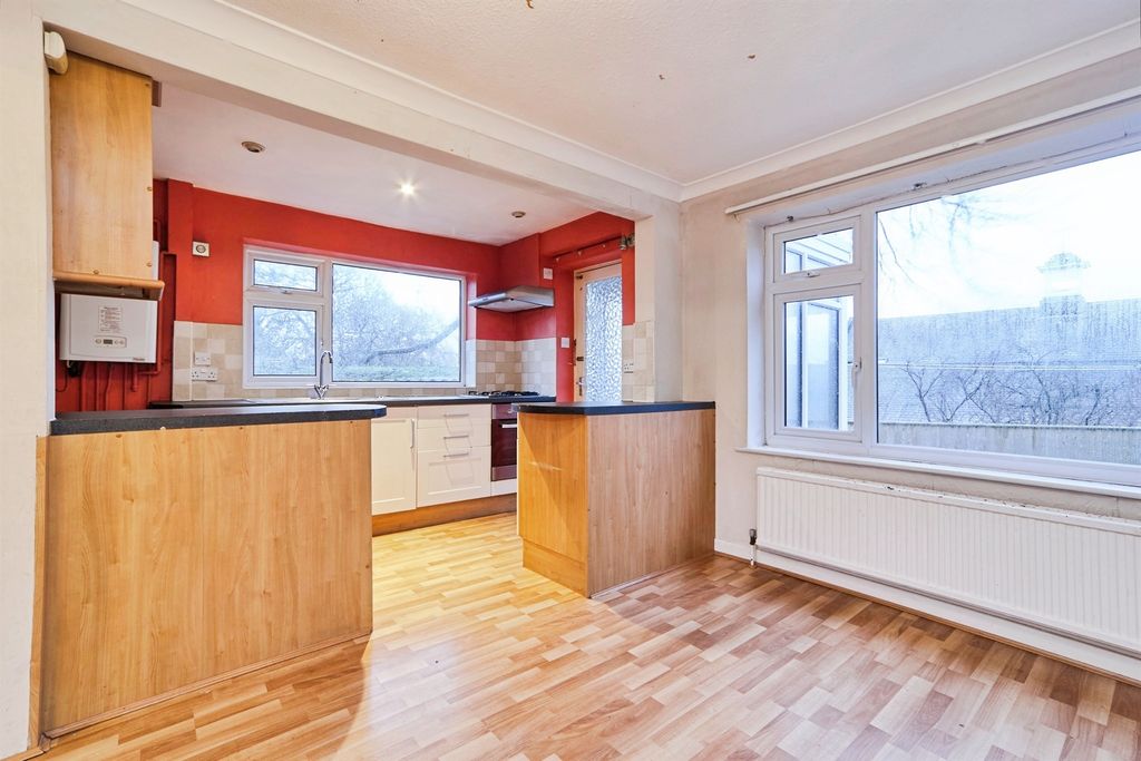 Property photo 3 of 13