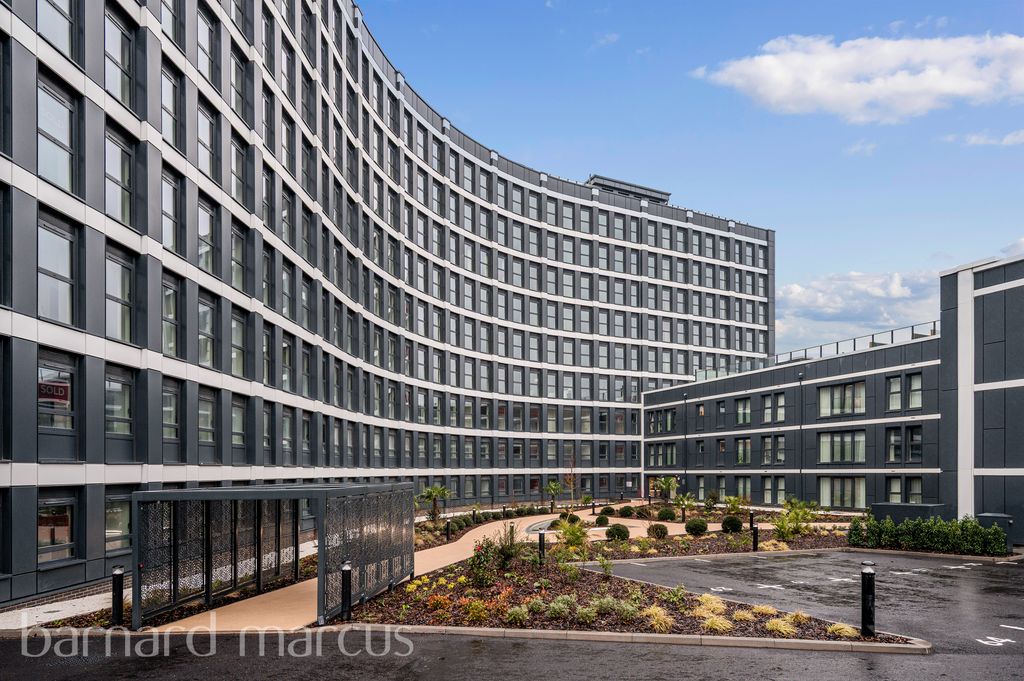 Property photo 1 of 8 Front