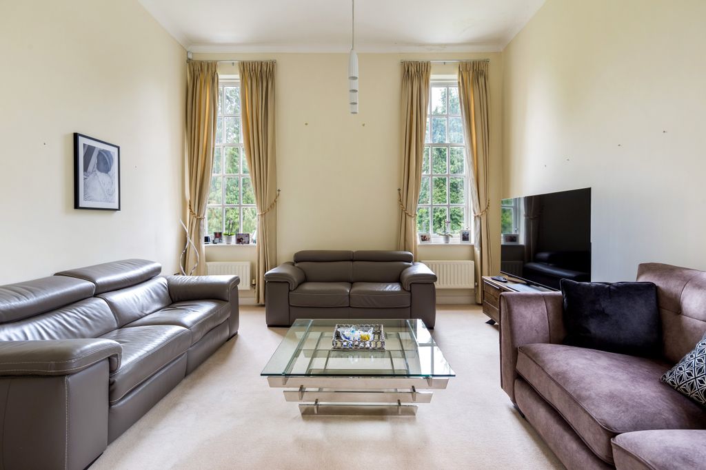 Property photo 2 of 33