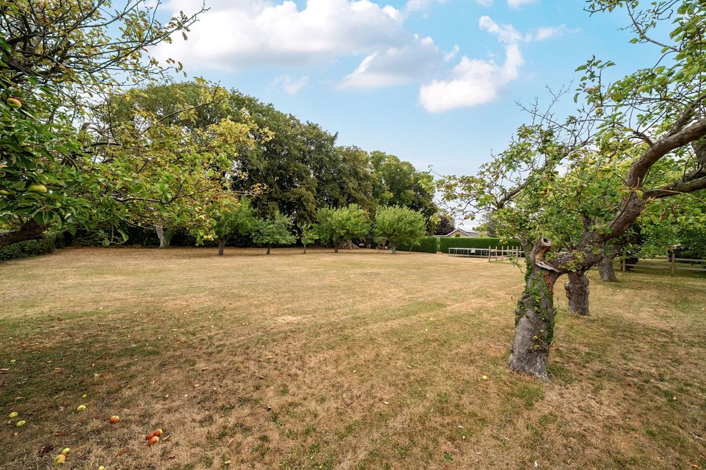 Property photo 2 of 23