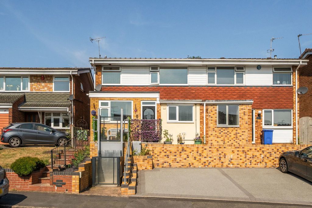 Property photo 1 of 18