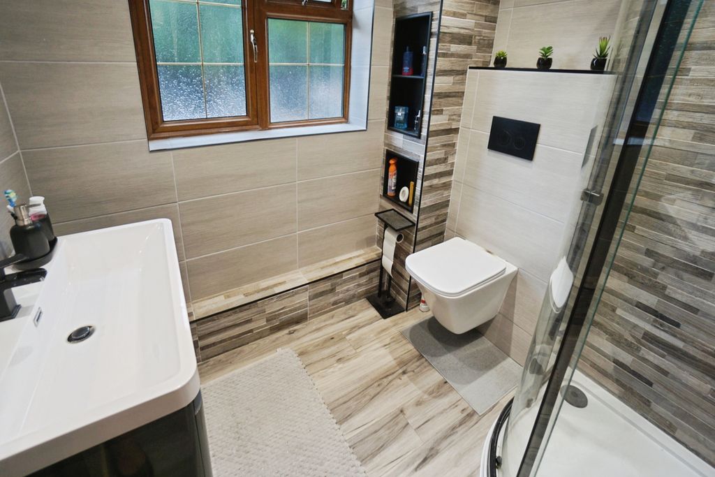 Property photo 3 of 14 Shower Room