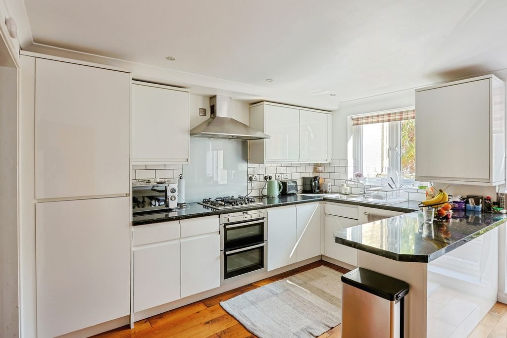 Property photo 2 of 18 Pbox-Img.Jpg