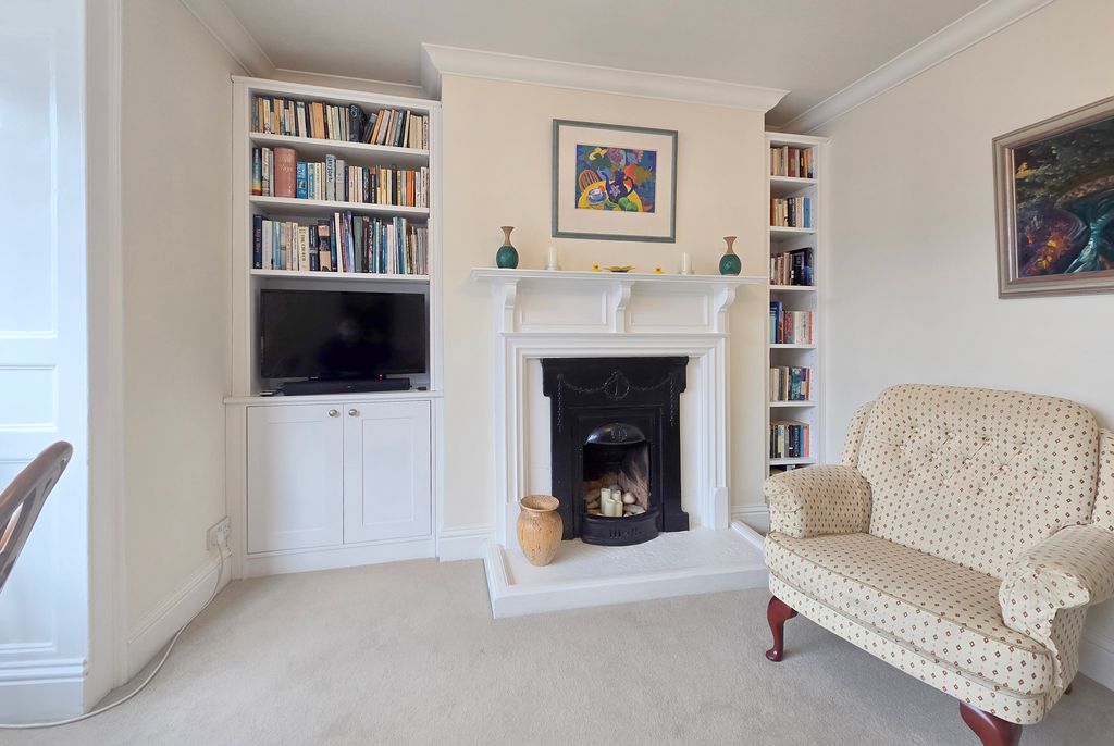 Property photo 3 of 9 Flat 3 Sitting Room 2