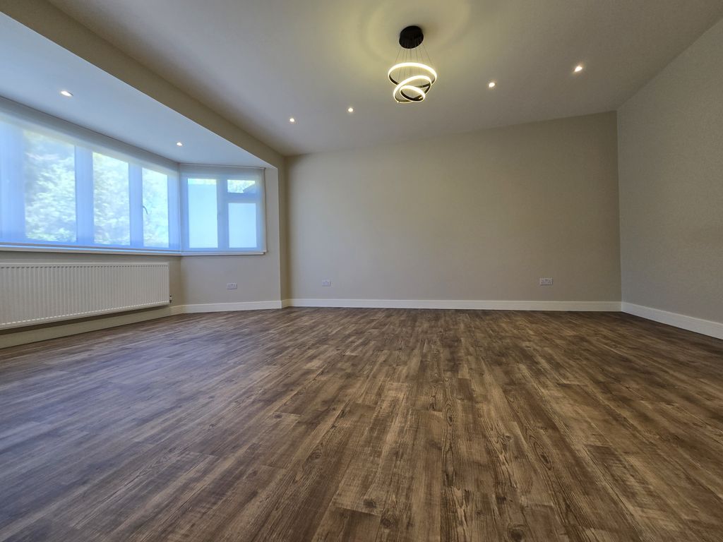 Property photo 3 of 12 Gallery