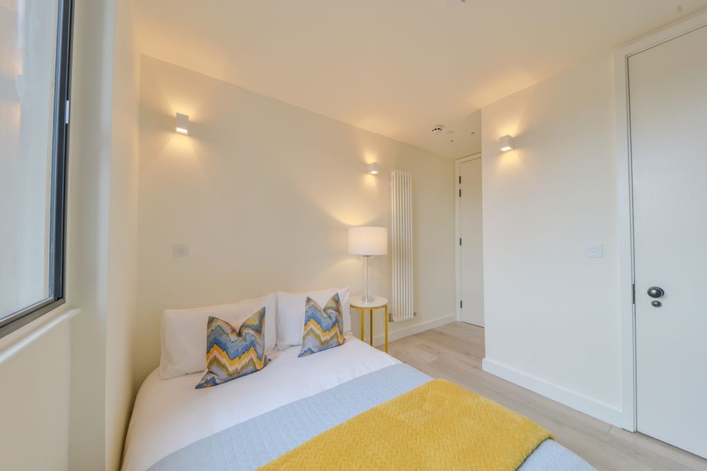 Property photo 1 of 13 Photo 6