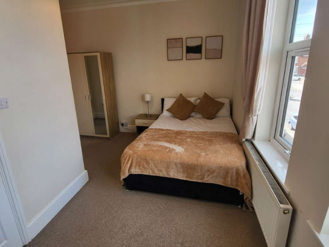 Property photo 2 of 3