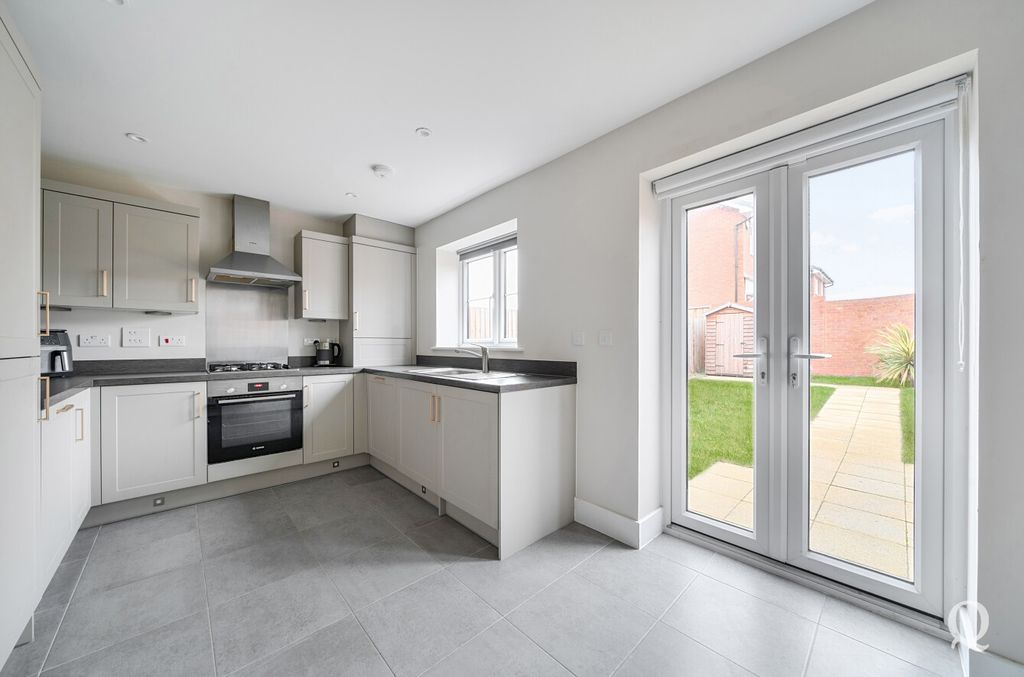 Property photo 3 of 38 123Bb687-7E82-4Ad...