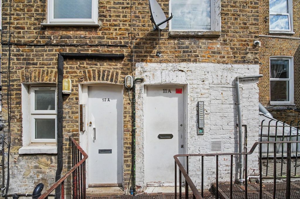 Property photo 3 of 12 11 & 11A Fulham Broadway, London Sw6 1Aa