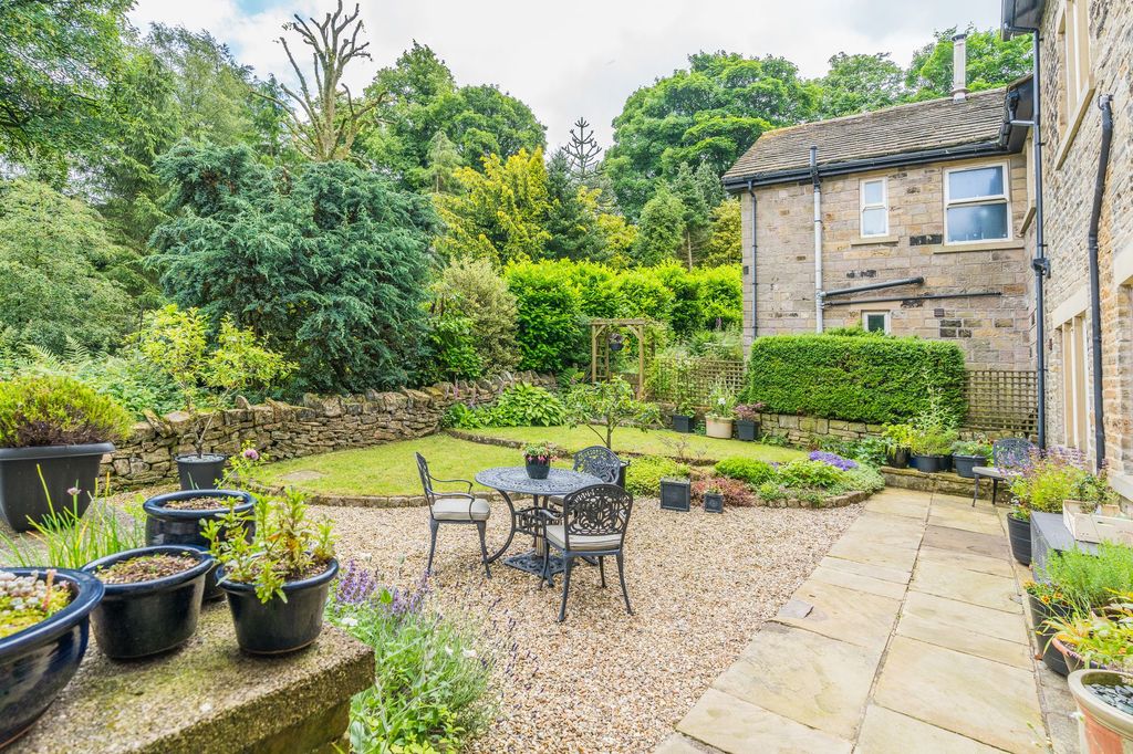 Additional image 4 of 4 bed town house for saleChunal, Glossop SK13