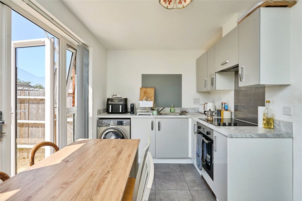 Property photo 3 of 17 Kitchen/Diner