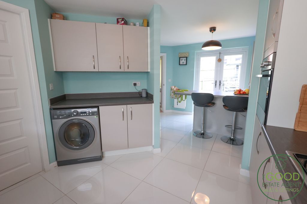 Property photo 3 of 19