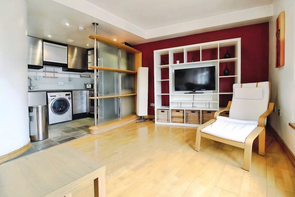 Property photo 3 of 8 Picture No. 34