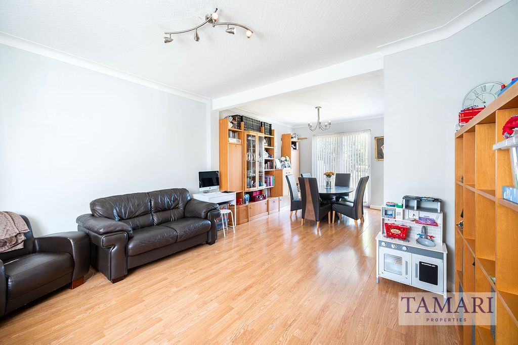 Property photo 2 of 10