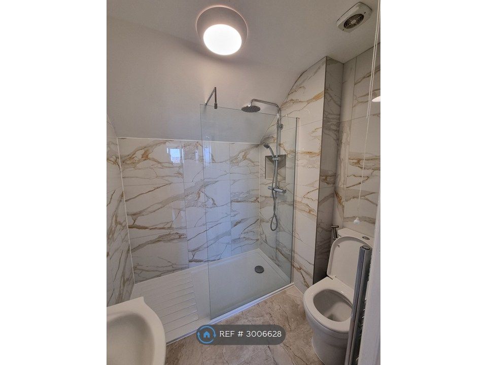 Property photo 3 of 17 Attached Master Bathroom