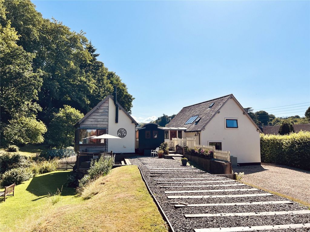 Property photo 3 of 37 Picture No. 32