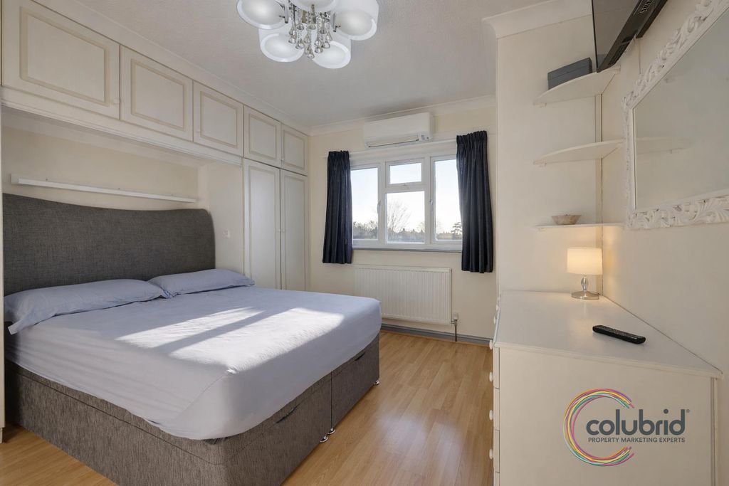 Additional image 13 of 5 bed semi-detached house for saleBlackshots Lane, Grays RM16